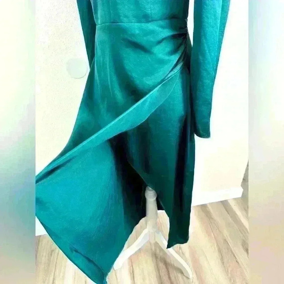 Aritzia Wilfred Emerald Green Satin Long Sleeve Midi Dress Size 8 - Picture 7 of 13